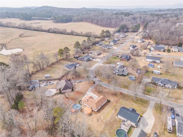 204 Blue Holly NE Drive, Calhoun, GA 30701