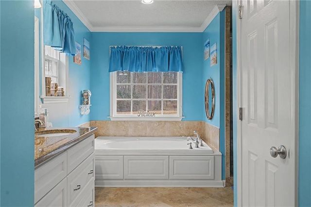 204 Blue Holly NE Drive, Calhoun, GA 30701