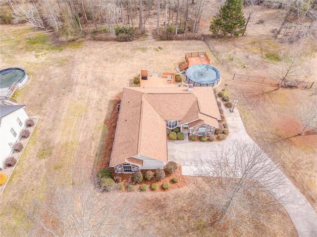 204 Blue Holly NE Drive, Calhoun, GA 30701