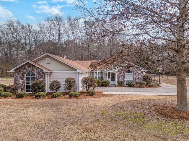 204 Blue Holly NE Drive, Calhoun, GA 30701