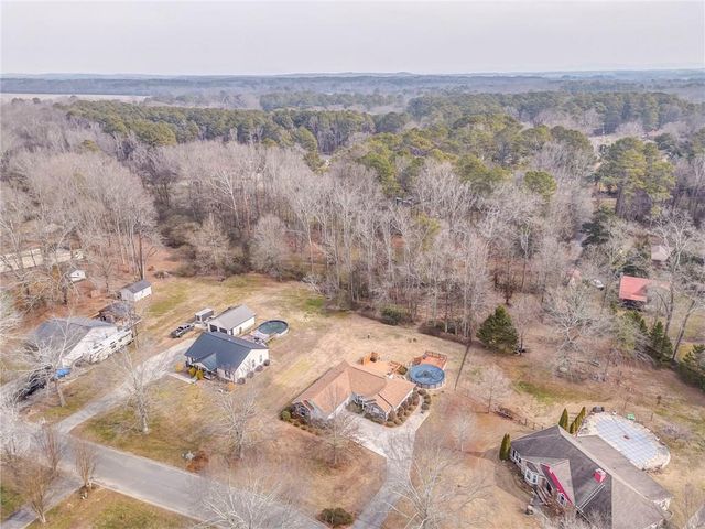 204 Blue Holly NE Drive, Calhoun, GA 30701