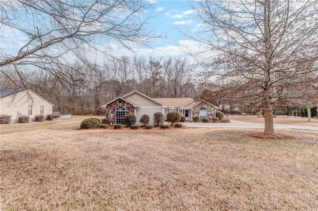 204 Blue Holly NE Drive, Calhoun, GA 30701