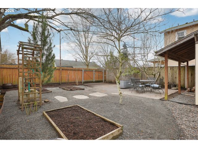 6001 N DELAWARE Ave, Portland, OR 97217