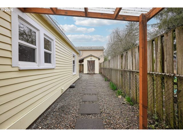 6001 N DELAWARE Ave, Portland, OR 97217