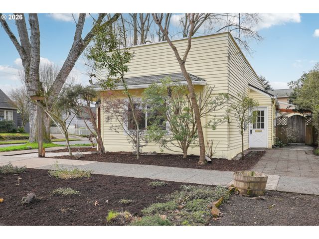 6001 N DELAWARE Ave, Portland, OR 97217