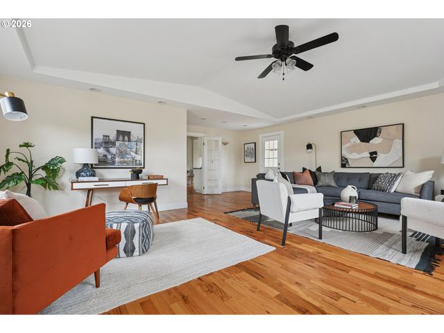 6001 N DELAWARE Ave, Portland, OR 97217