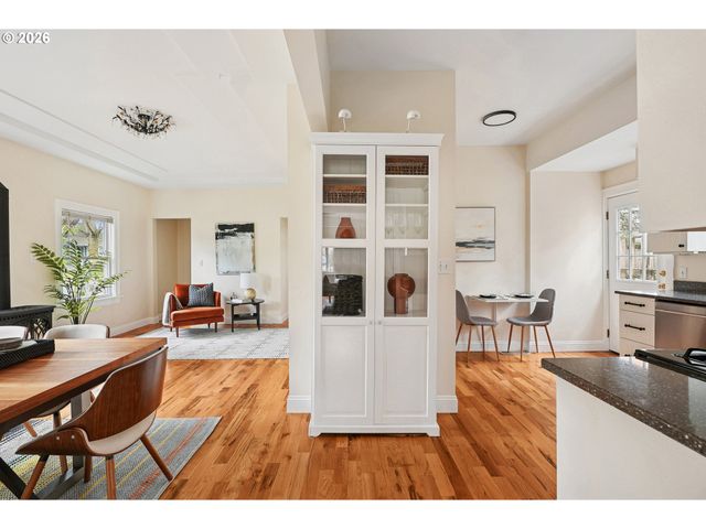 6001 N DELAWARE Ave, Portland, OR 97217