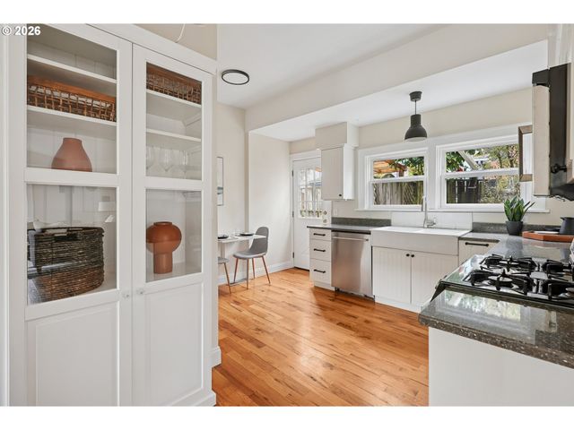 6001 N DELAWARE Ave, Portland, OR 97217