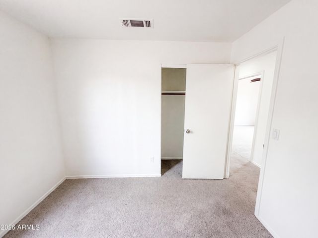 2945 E HONONEGH Drive, Phoenix, AZ 85050