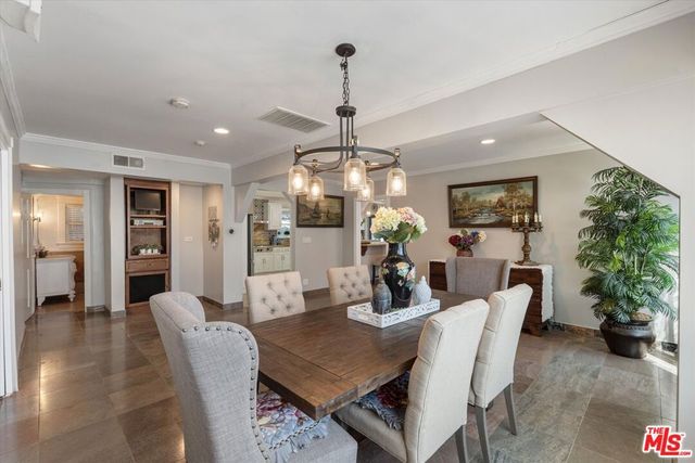 790 N El Molino Avenue, Pasadena, CA 91104