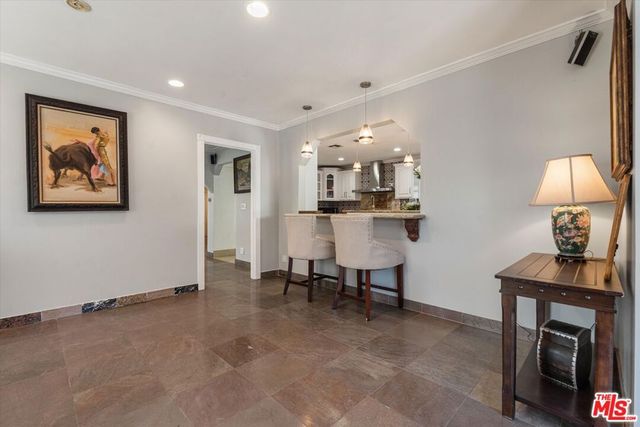 790 N El Molino Avenue, Pasadena, CA 91104