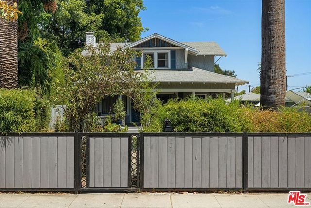 790 N El Molino Avenue, Pasadena, CA 91104