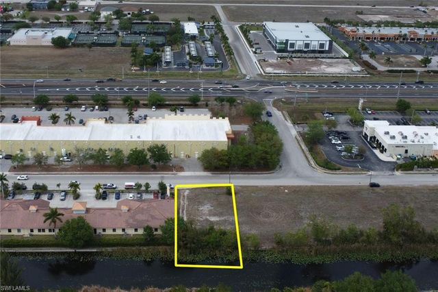 1208 SW 4th ST, Cape Coral, FL 33991