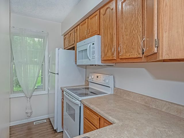 104 Meadowview Dr, North Strabane, PA 15317