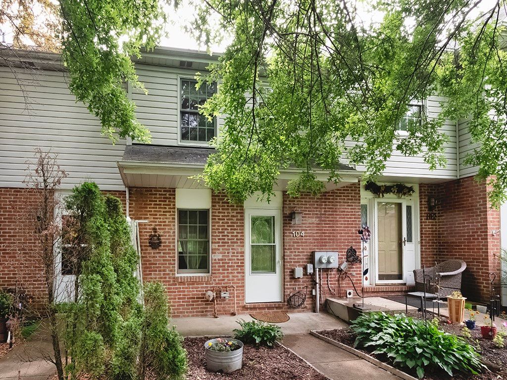 104 Meadowview Dr, North Strabane, PA 15317