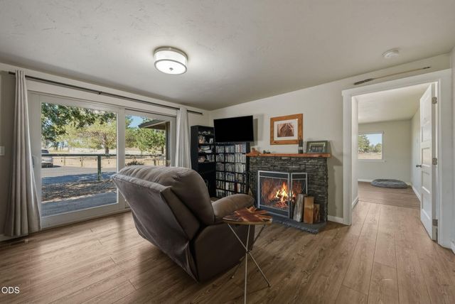 21785 Coyote Drive, Bend, OR 97702