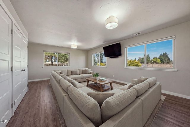21785 Coyote Drive, Bend, OR 97702