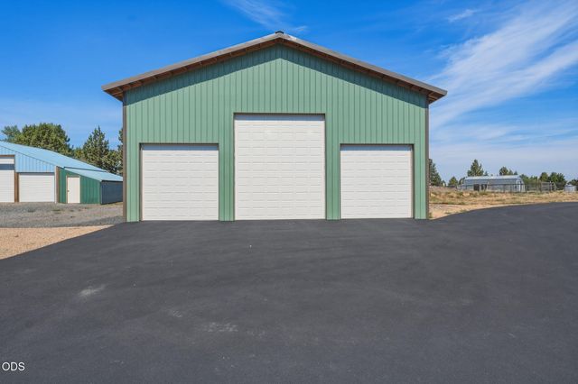 21785 Coyote Drive, Bend, OR 97702