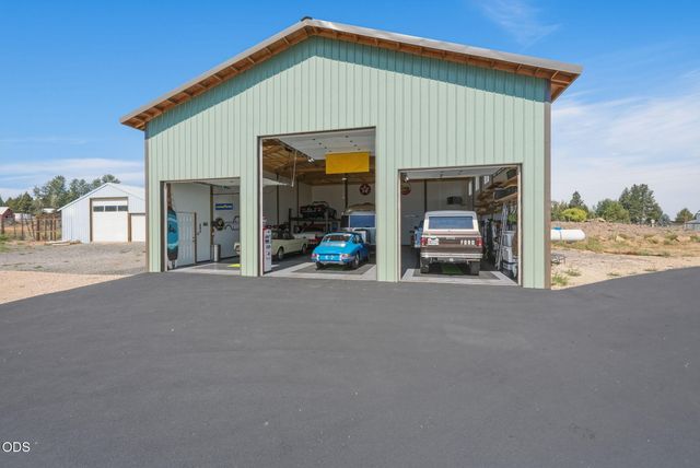 21785 Coyote Drive, Bend, OR 97702