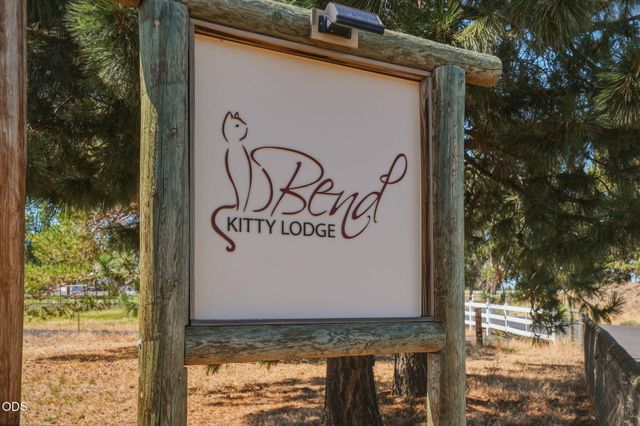 21785 Coyote Drive, Bend, OR 97702