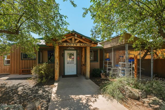 21785 Coyote Drive, Bend, OR 97702