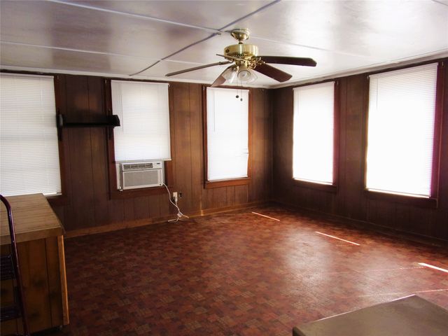 507 S Cherokee Street, San Saba, TX 76877