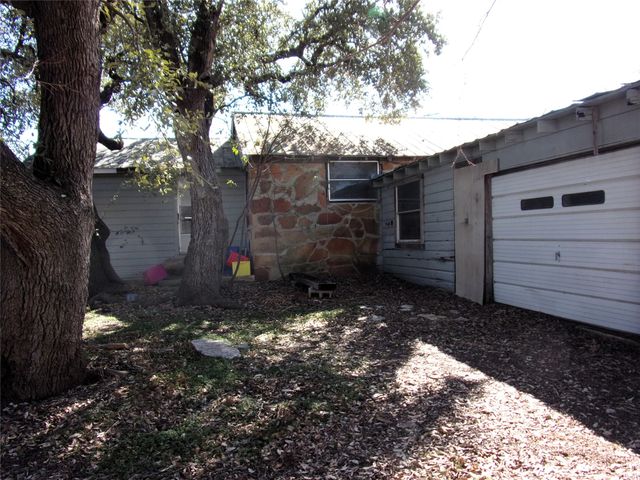 507 S Cherokee Street, San Saba, TX 76877