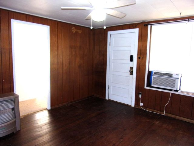 507 S Cherokee Street, San Saba, TX 76877