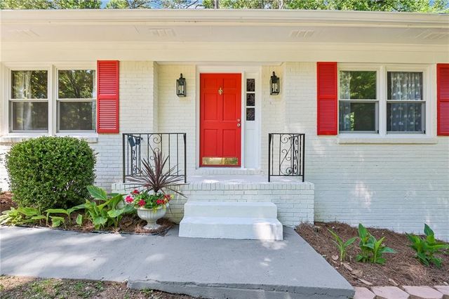 889 Valley Creek Drive, Stone Mountain, GA 30083