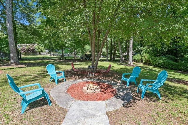889 Valley Creek Drive, Stone Mountain, GA 30083