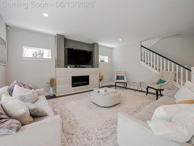 1724 Taylor Avenue, Royal Oak, MI 48067