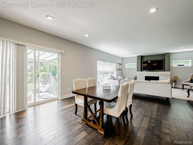 1724 Taylor Avenue, Royal Oak, MI 48067