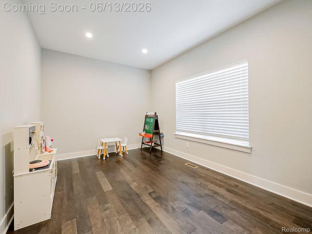 1724 Taylor Avenue, Royal Oak, MI 48067