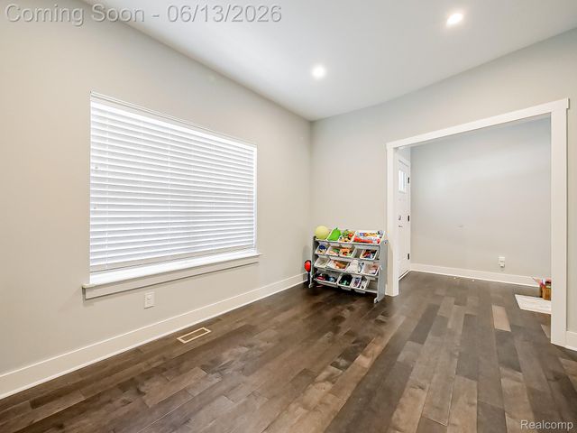 1724 Taylor Avenue, Royal Oak, MI 48067