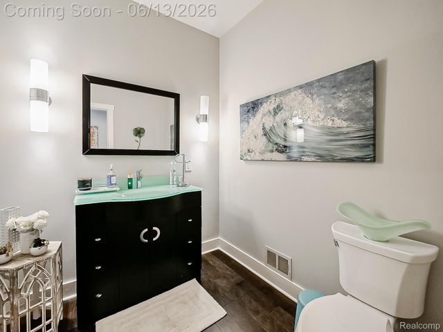 1724 Taylor Avenue, Royal Oak, MI 48067
