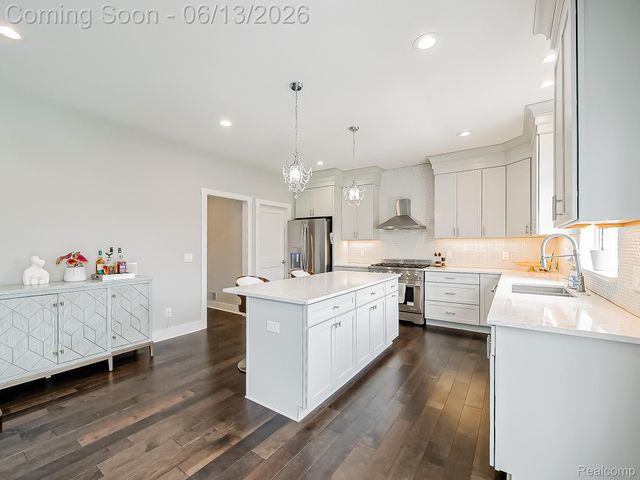 1724 Taylor Avenue, Royal Oak, MI 48067