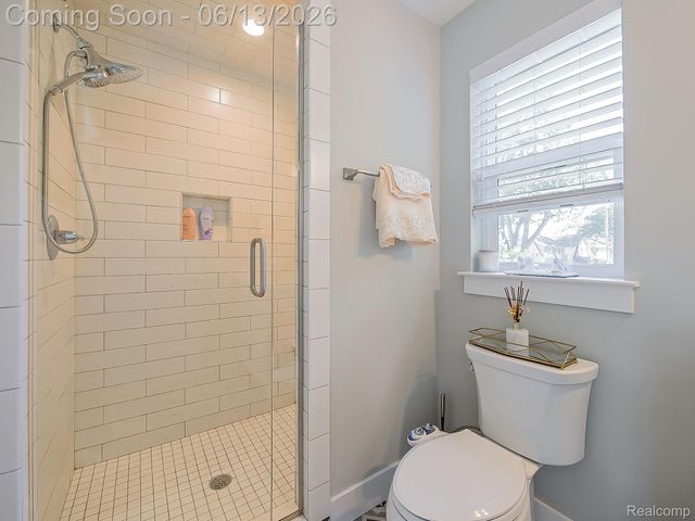 1724 Taylor Avenue, Royal Oak, MI 48067