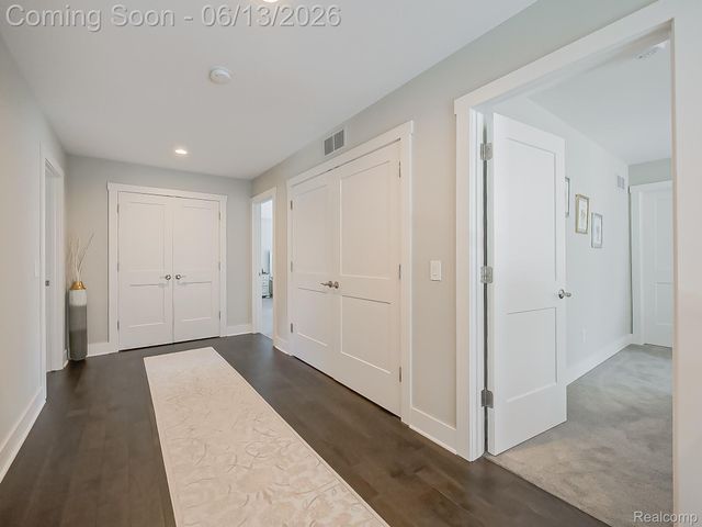 1724 Taylor Avenue, Royal Oak, MI 48067
