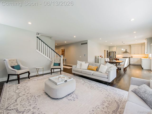 1724 Taylor Avenue, Royal Oak, MI 48067