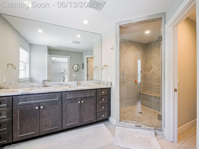 1724 Taylor Avenue, Royal Oak, MI 48067