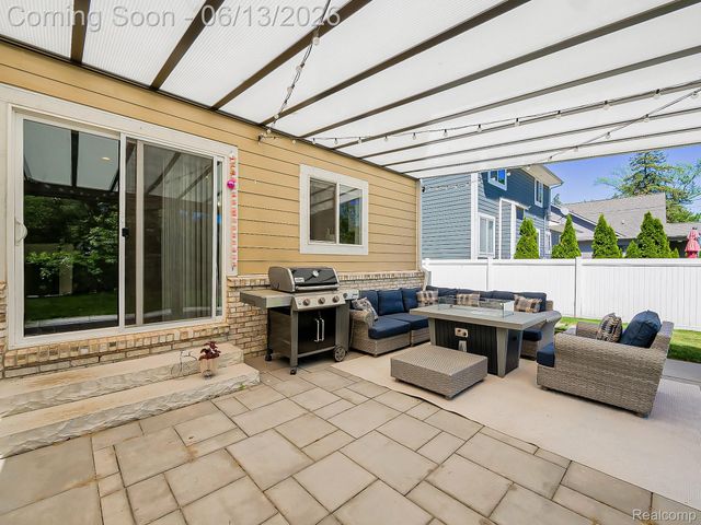 1724 Taylor Avenue, Royal Oak, MI 48067
