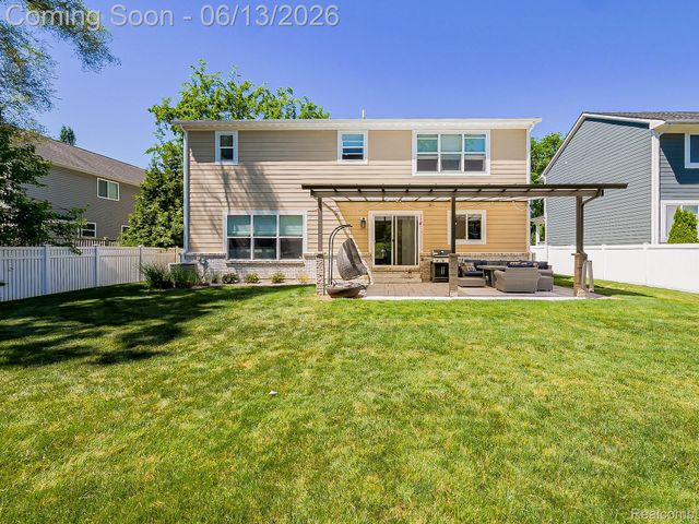 1724 Taylor Avenue, Royal Oak, MI 48067