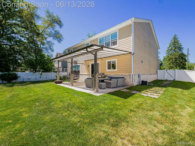 1724 Taylor Avenue, Royal Oak, MI 48067