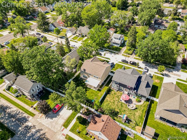1724 Taylor Avenue, Royal Oak, MI 48067