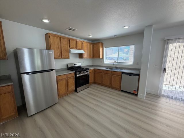 563 Shire Hall Street, Las Vegas, NV 89178