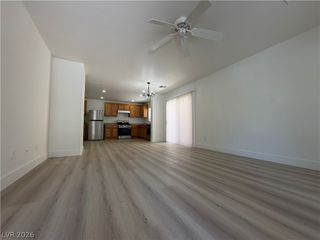 563 Shire Hall Street, Las Vegas, NV 89178