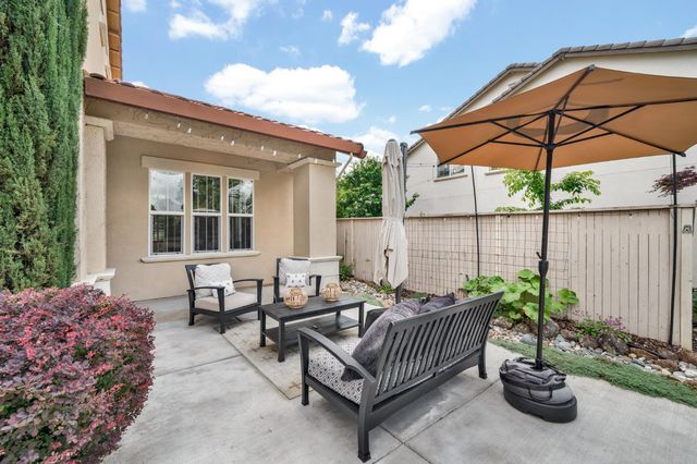 714 Chesterfield Way, Rocklin, CA 95765