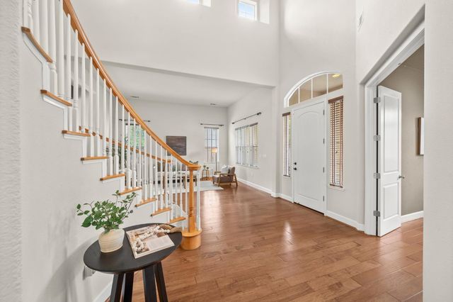 714 Chesterfield Way, Rocklin, CA 95765