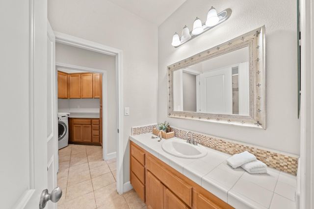 714 Chesterfield Way, Rocklin, CA 95765