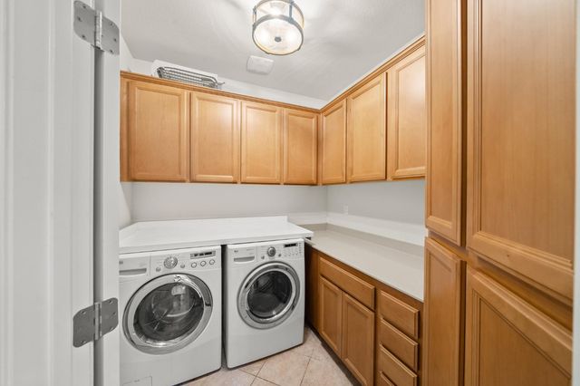 714 Chesterfield Way, Rocklin, CA 95765